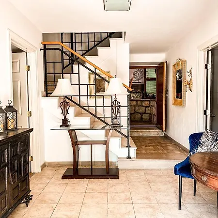וילה Sunny Villa, With Pool, Bbq, View, Parking