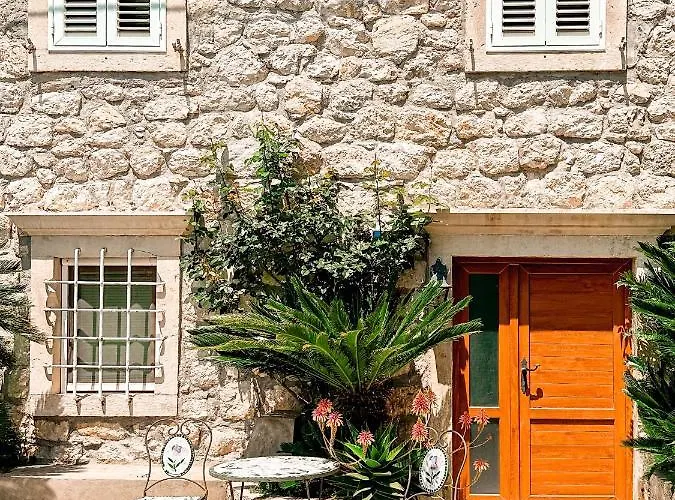 Villa Sunny Villa, With Pool, Bbq, View, Parking