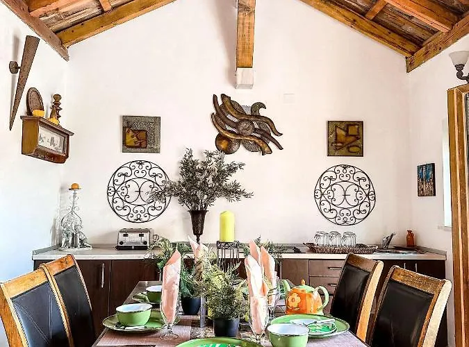 Sunny Villa, With Pool, Bbq, View, Parking Villa