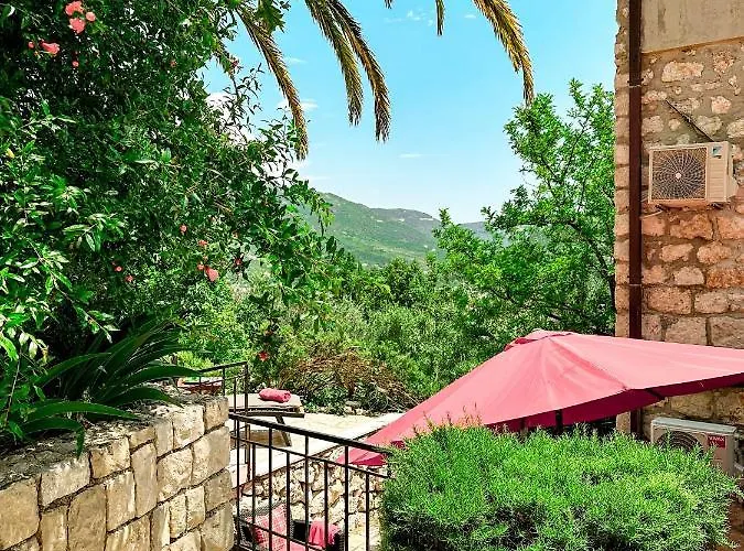 Villa Sunny Villa, With Pool, Bbq, View, Parking *