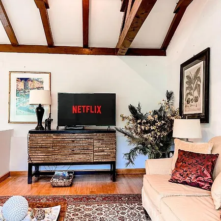 Sunny Villa, With Pool, Bbq, View, Parking *